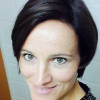 Claudia Mayerhofer, Kleiderbauer